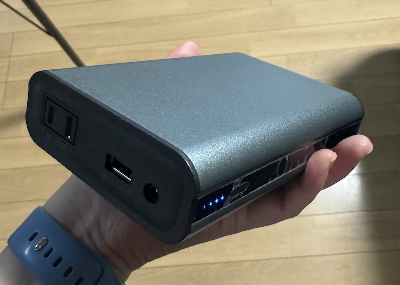サンワダイレクト ポータブル電源 AC65W出力 11400mAh 700-BTL025N